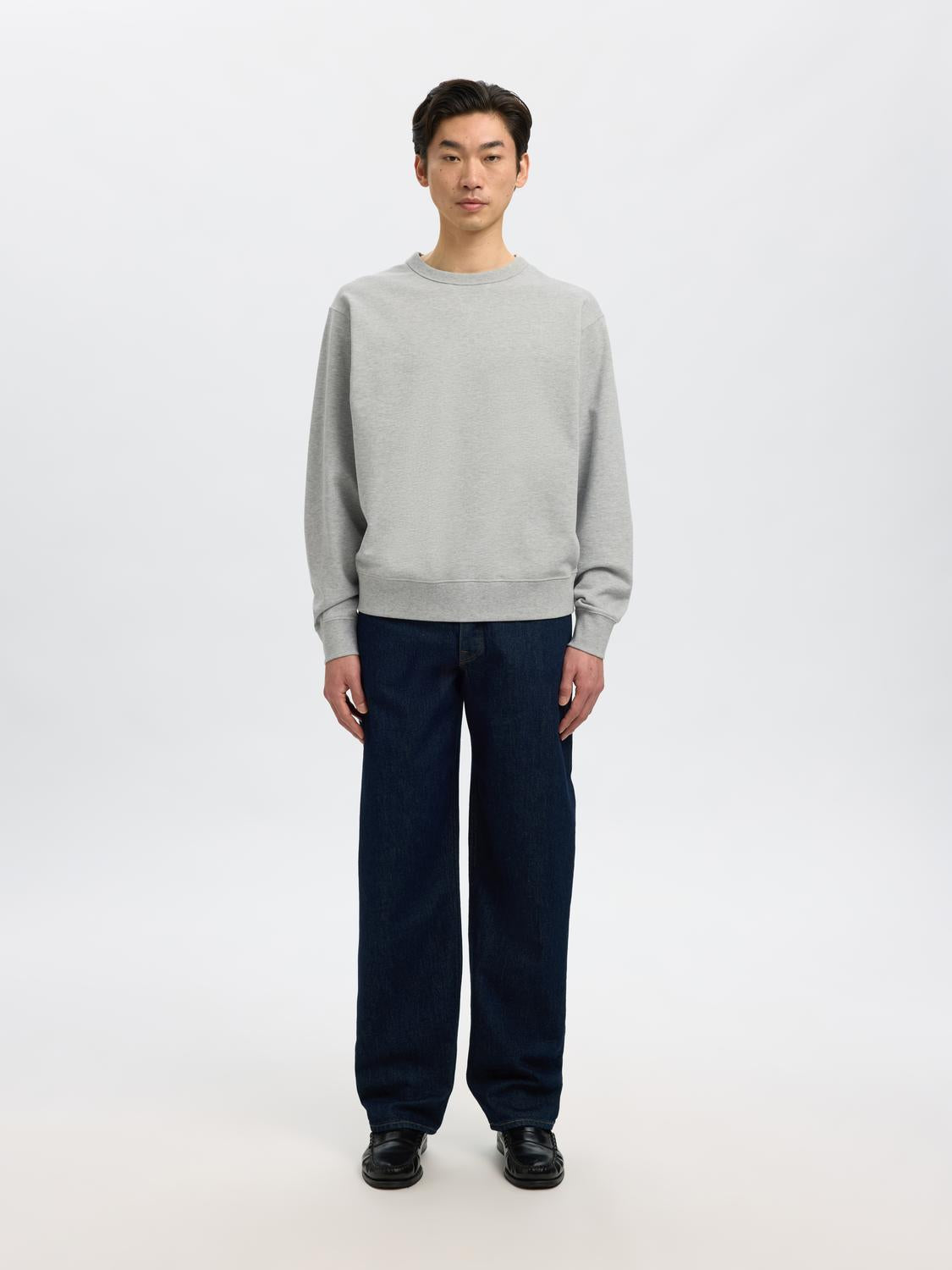 model_shot-front_full